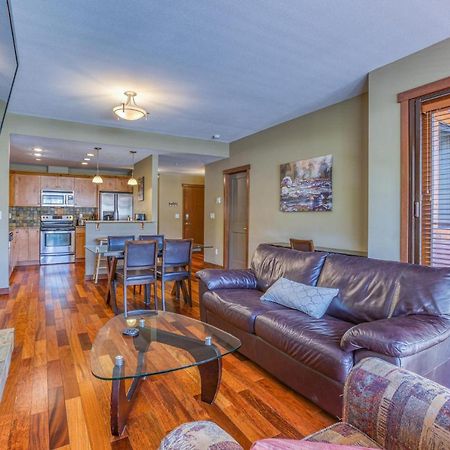 Rundle Rise - Spacious Condo Steps From Main Street Канмор Экстерьер фото